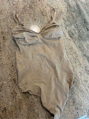 SKIMS Seamless Sculpting Nude/Tan Stretch Thong Bodysuit 2X